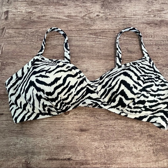 Shade & Shore Zebra Print Bralette Bikini Top - Picture 7 of 7